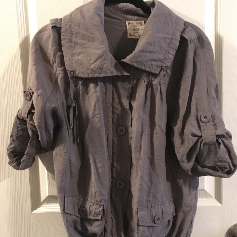 3/4 sleeve lightweight jacket. Great for layering!